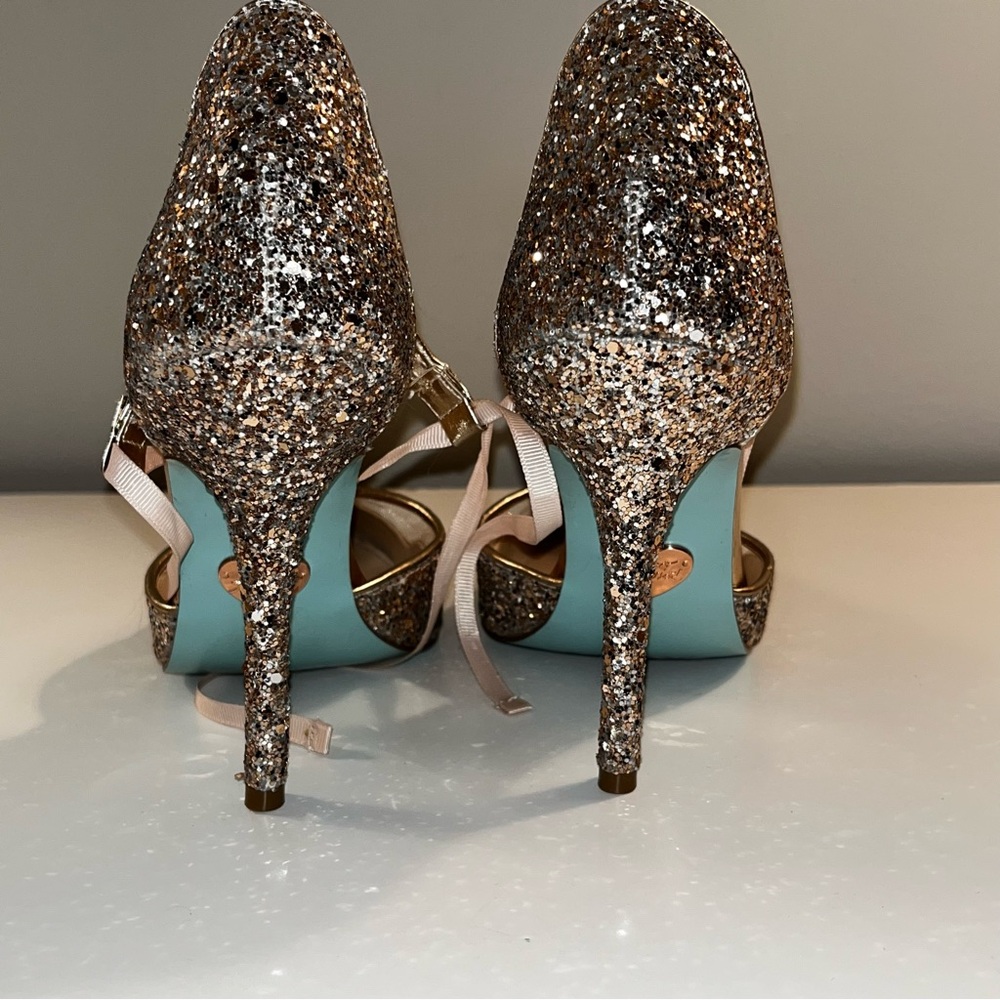 Betsey Johnson Womens Stela Pointed Toe Ankle Strap, Champagne Glitter, Size 7.5 - Picture 8 of 9